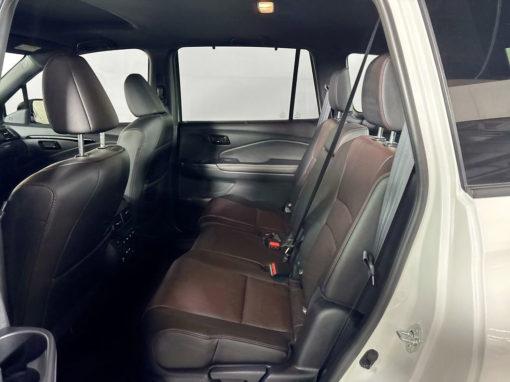 Used 2025 Honda Passport Black Edition image 21