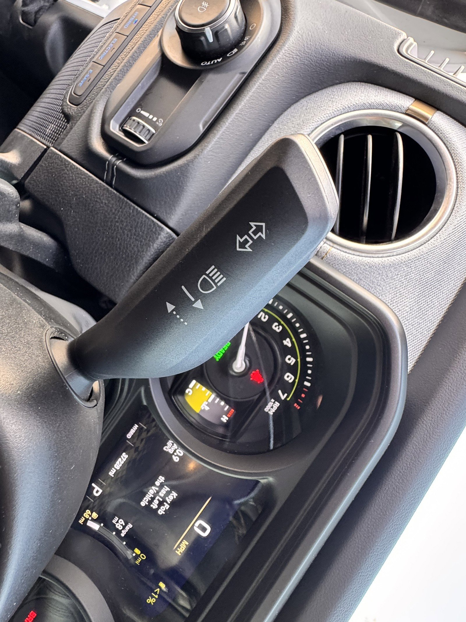 Used 2024 Jeep Wrangler Sahara image 19