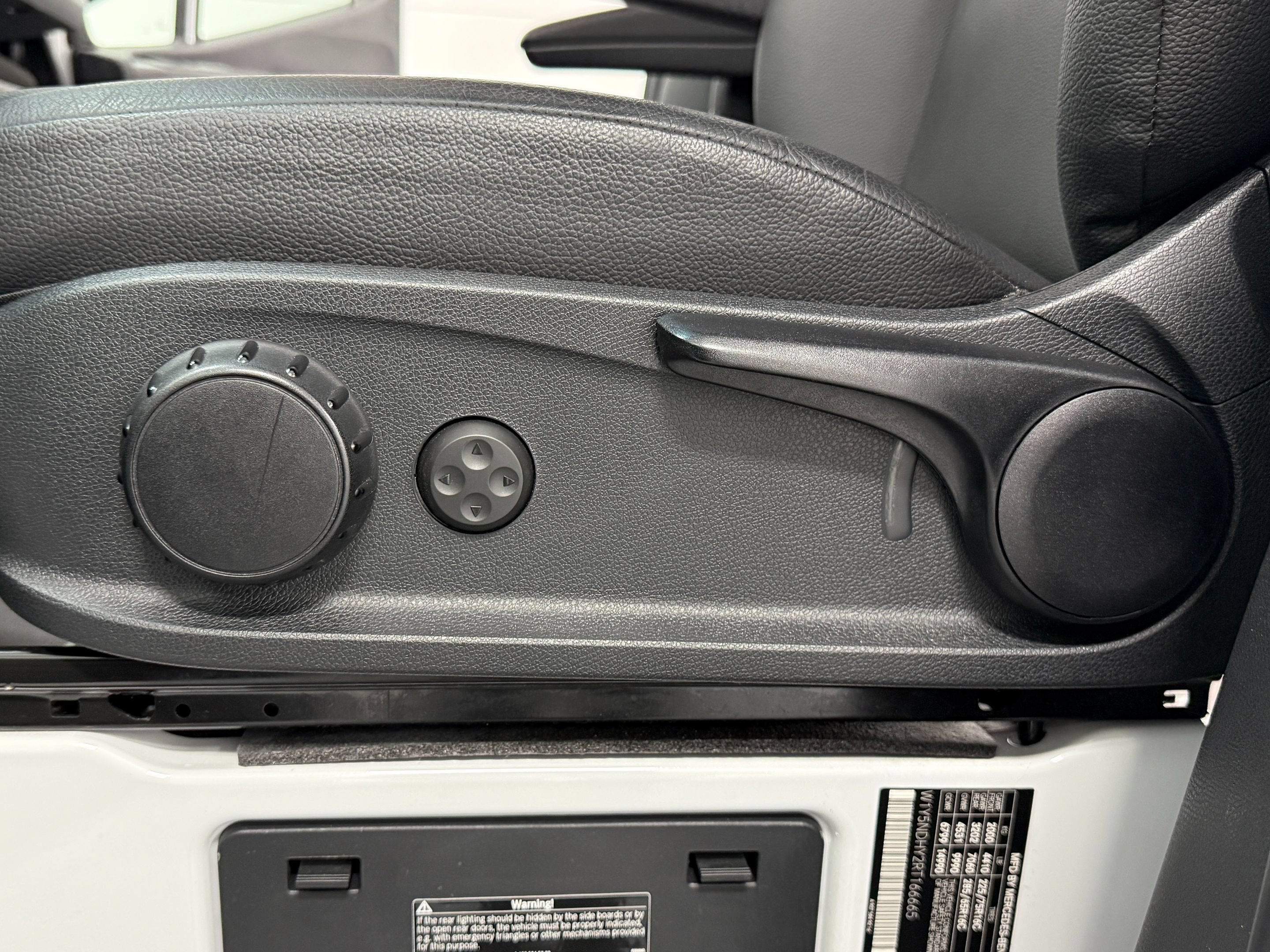 Used 2024 Mercedes-Benz Sprinter 3500 image 21