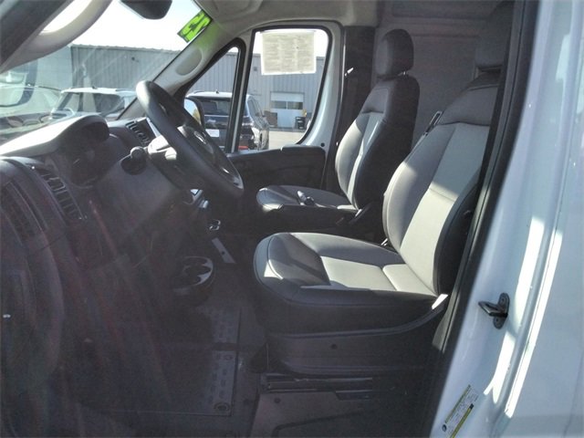Used 2025 RAM ProMaster 2500 w/ Convenience Group image 9