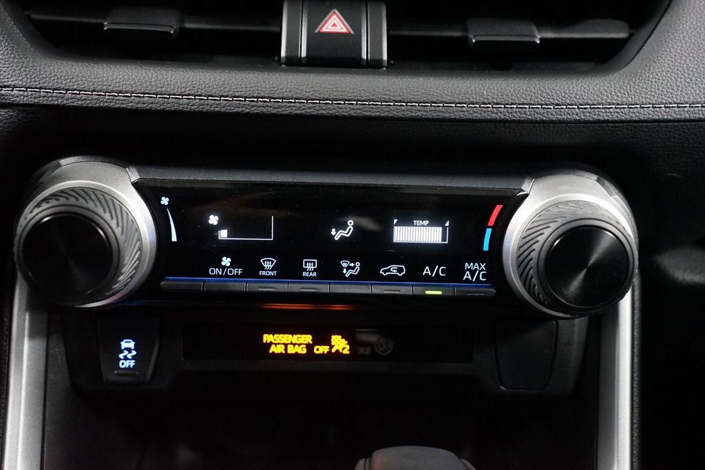 Used 2022 Toyota RAV4 LE image 19