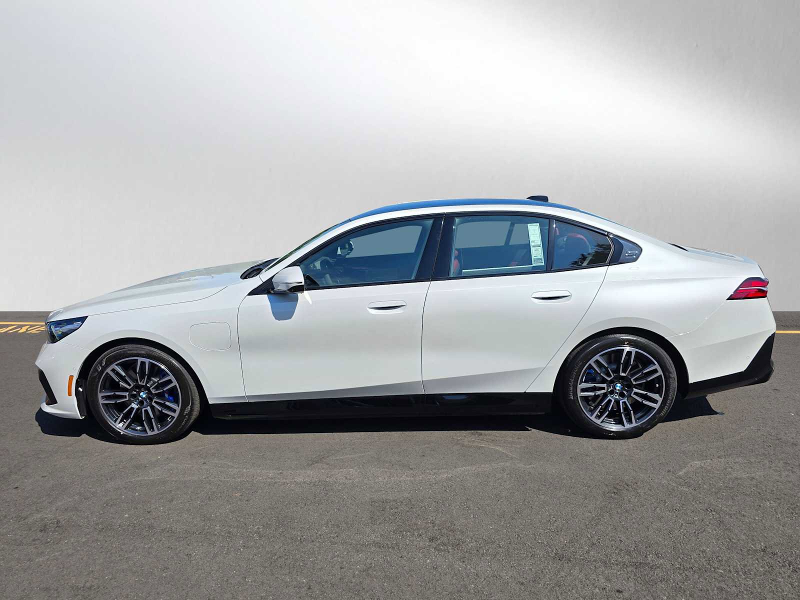 New 2026 BMW 550e xDrive 550e xDrive image 6