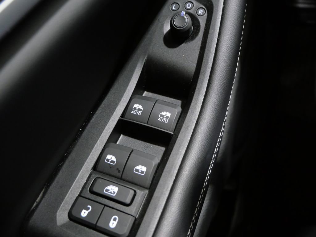 Used 2025 Jeep Grand Cherokee Limited image 13