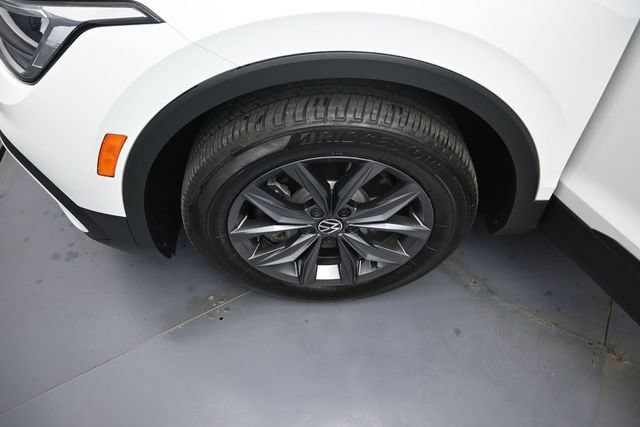 Used 2022 Volkswagen Tiguan SE FWD image 39