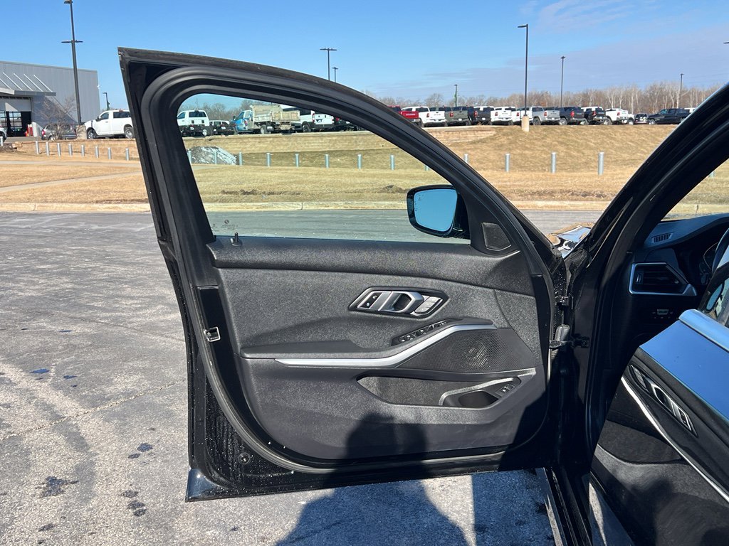 Used 2020 BMW 330i xDrive Sedan w/ Convenience Package image 10