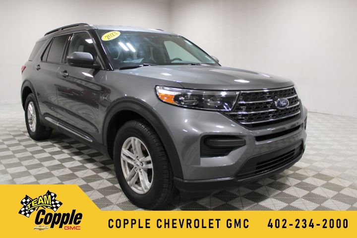 Used 2023 Ford Explorer XLT image 1