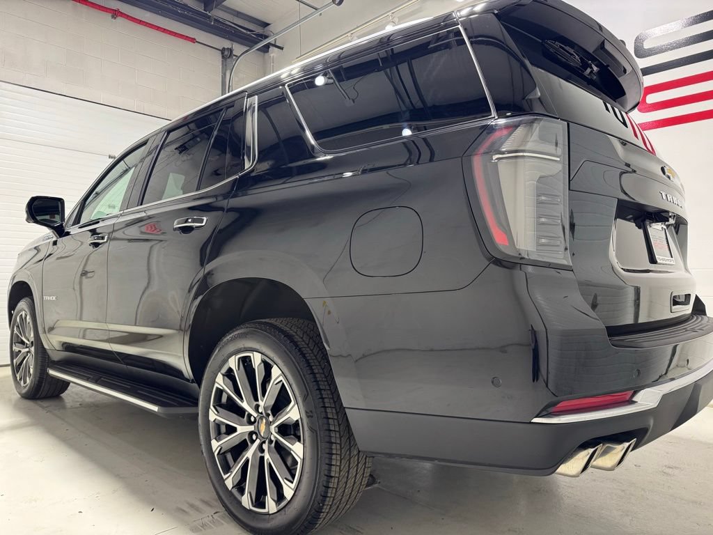 Used 2025 Chevrolet Tahoe High Country AWD/4WD image 5