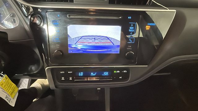 Used 2018 Toyota Corolla SE FWD image 24