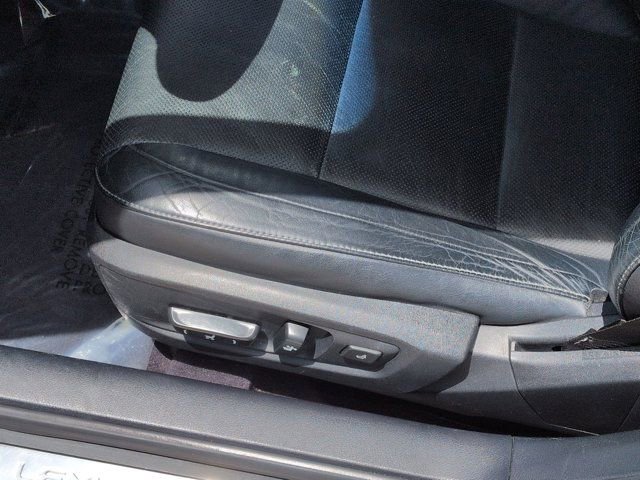 Used 2013 Lexus ES 300h w/ Luxury Pkg FWD image 17