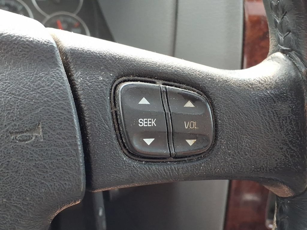 Used 2009 GMC Envoy SLT w/ Sun And 6-Disc Cd Package AWD/4WD image 22