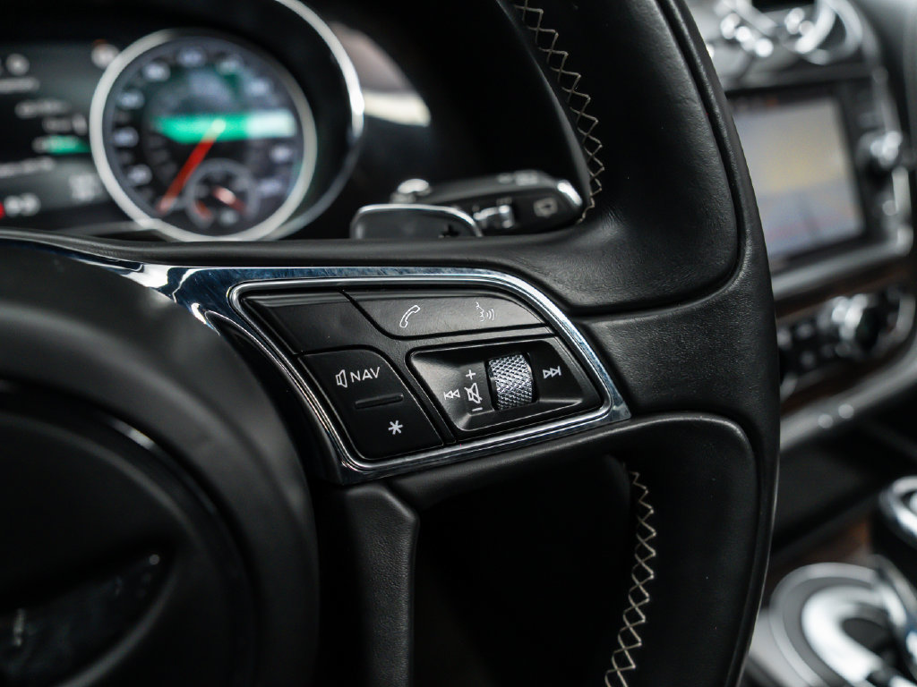 Used 2019 Bentley Bentayga AWD/4WD image 22