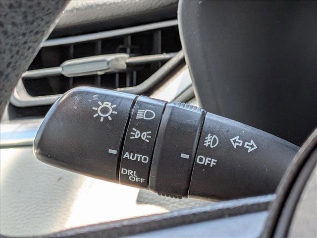Used 2020 Toyota RAV4 XLE w/ Convenience Package FWD image 9