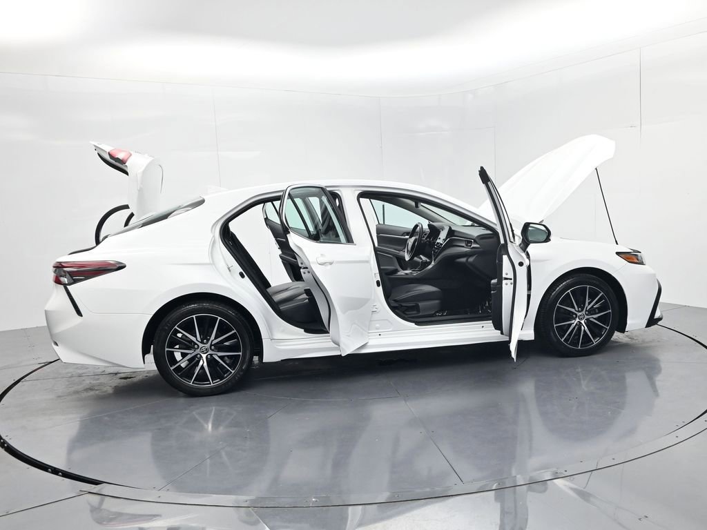 Used 2024 Toyota Camry SE w/ Convenience Package image 59