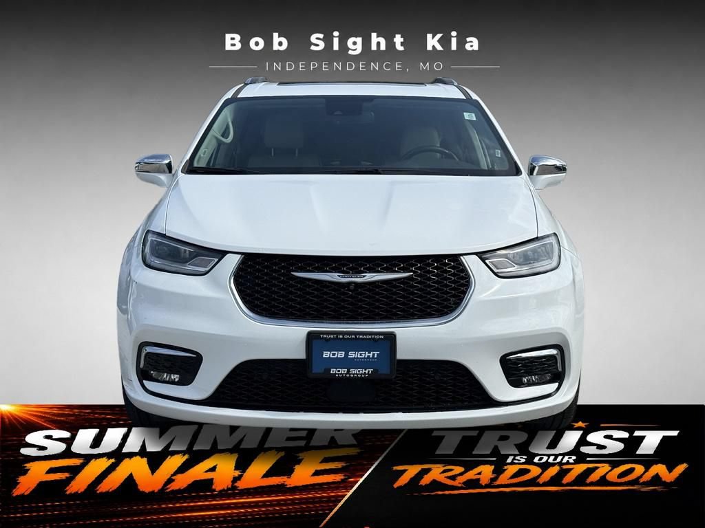 Used 2021 Chrysler Pacifica Limited w/ Premium & Safety Sphere Group AWD/4WD image 17