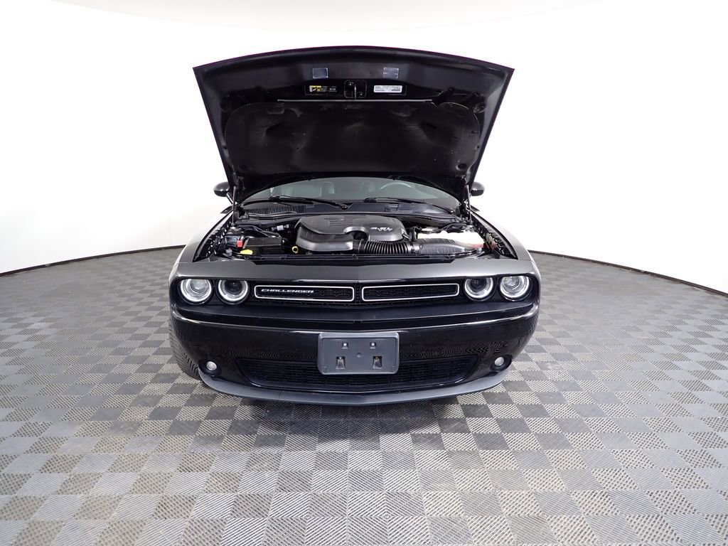 Used 2018 Dodge Challenger GT image 9