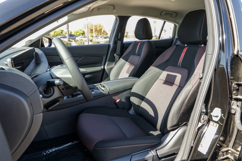New 2026 Nissan Sentra SR w/ Floor Mat Package FWD image 17