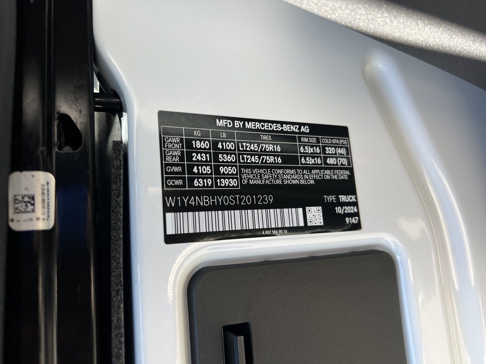 New 2025 Mercedes-Benz Sprinter 2500 image 37