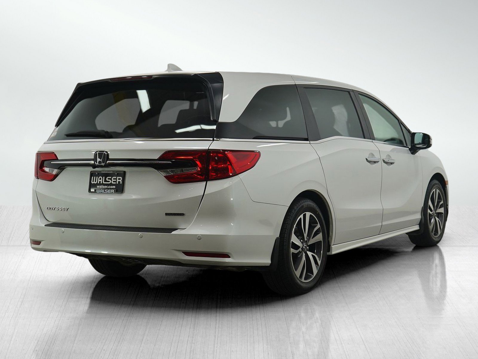Used 2023 Honda Odyssey Touring image 5