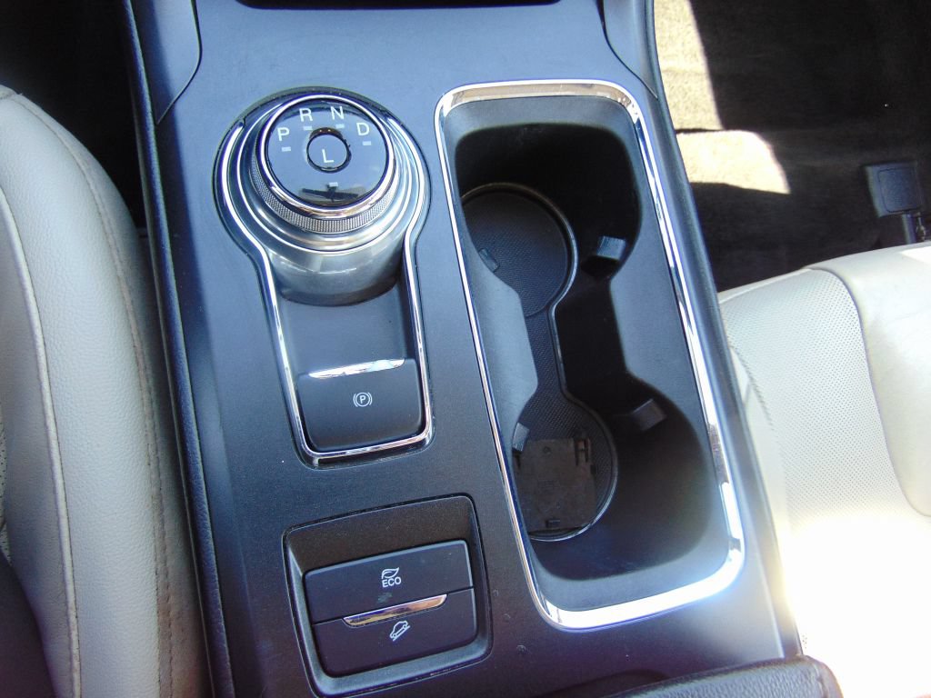 Used 2018 Ford Fusion Titanium FWD image 19