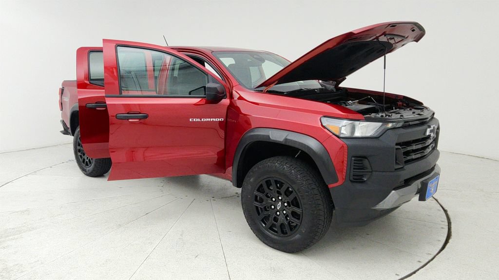 Used 2024 Chevrolet Colorado Trail Boss w/ Advanced Trailering Package AWD/4WD image 9