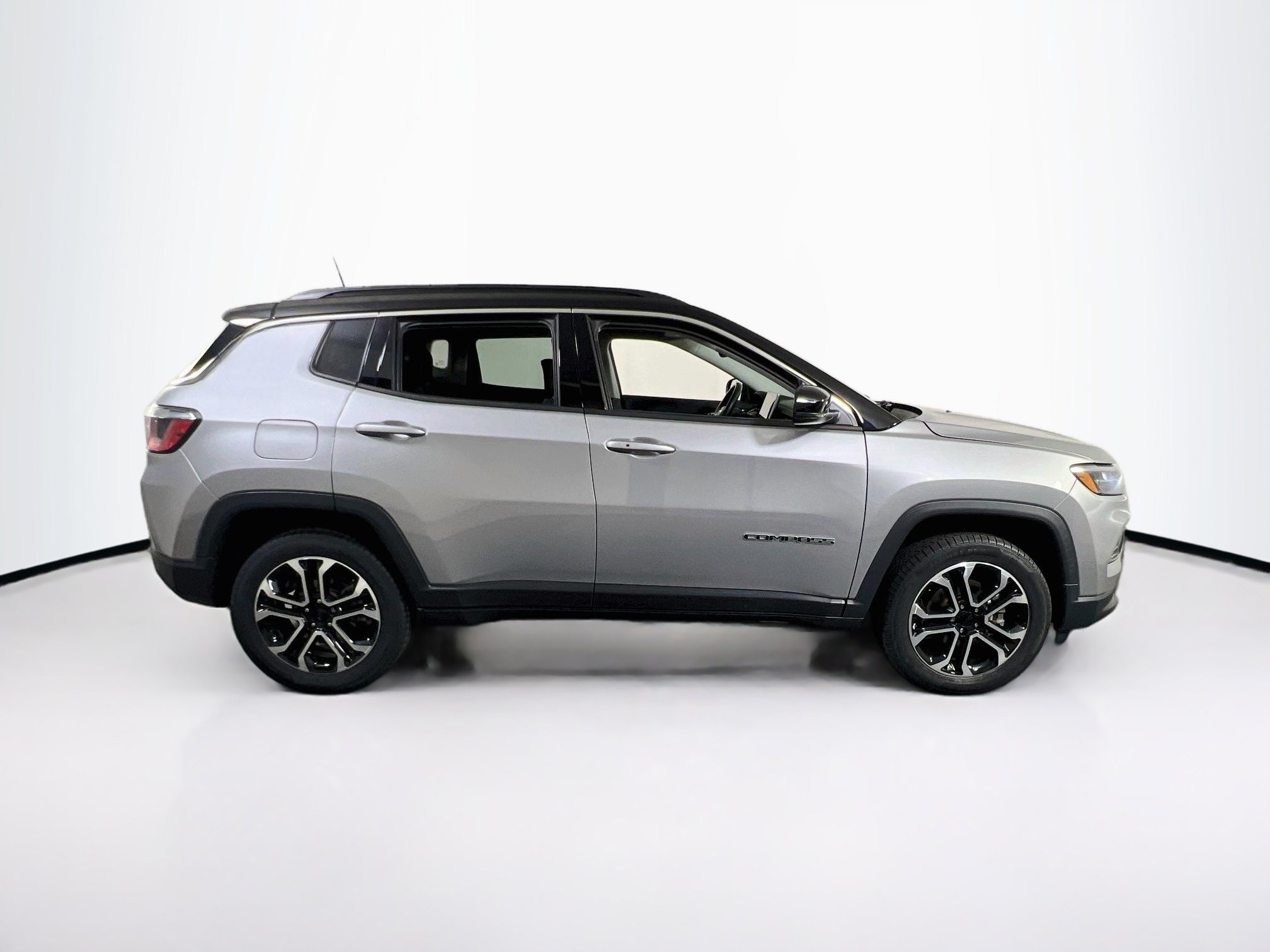 Used 2022 Jeep Compass Limited w/ Sun and Sound Group AWD/4WD image 4