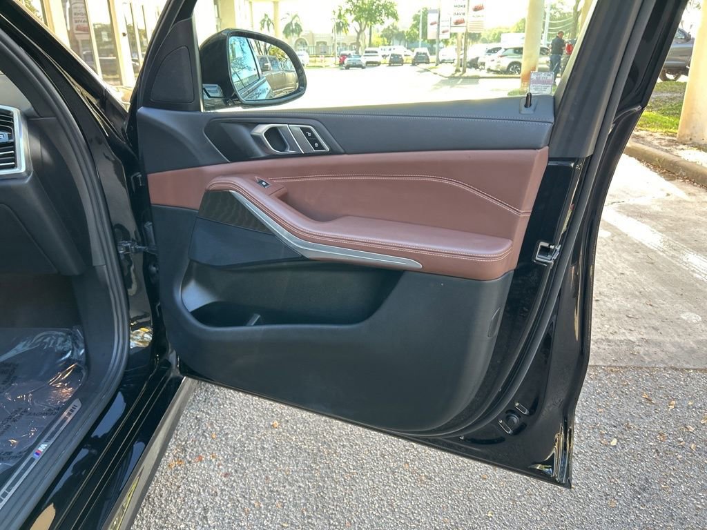 Used 2022 BMW X5 sDrive40i w/ M Sport Package image 25