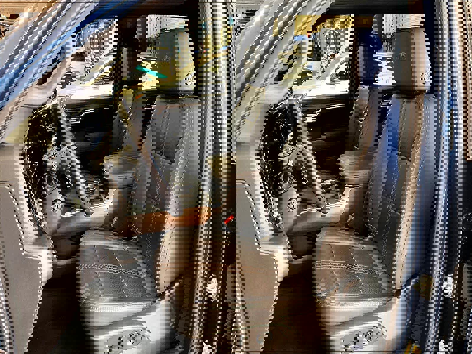 Used 2023 Chevrolet Silverado 1500 High Country w/ High Country Premium Package image 10