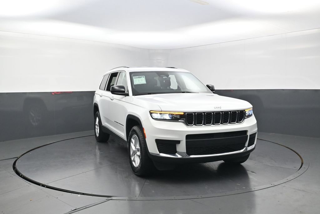 Used 2023 Jeep Grand Cherokee L Laredo RWD image 3