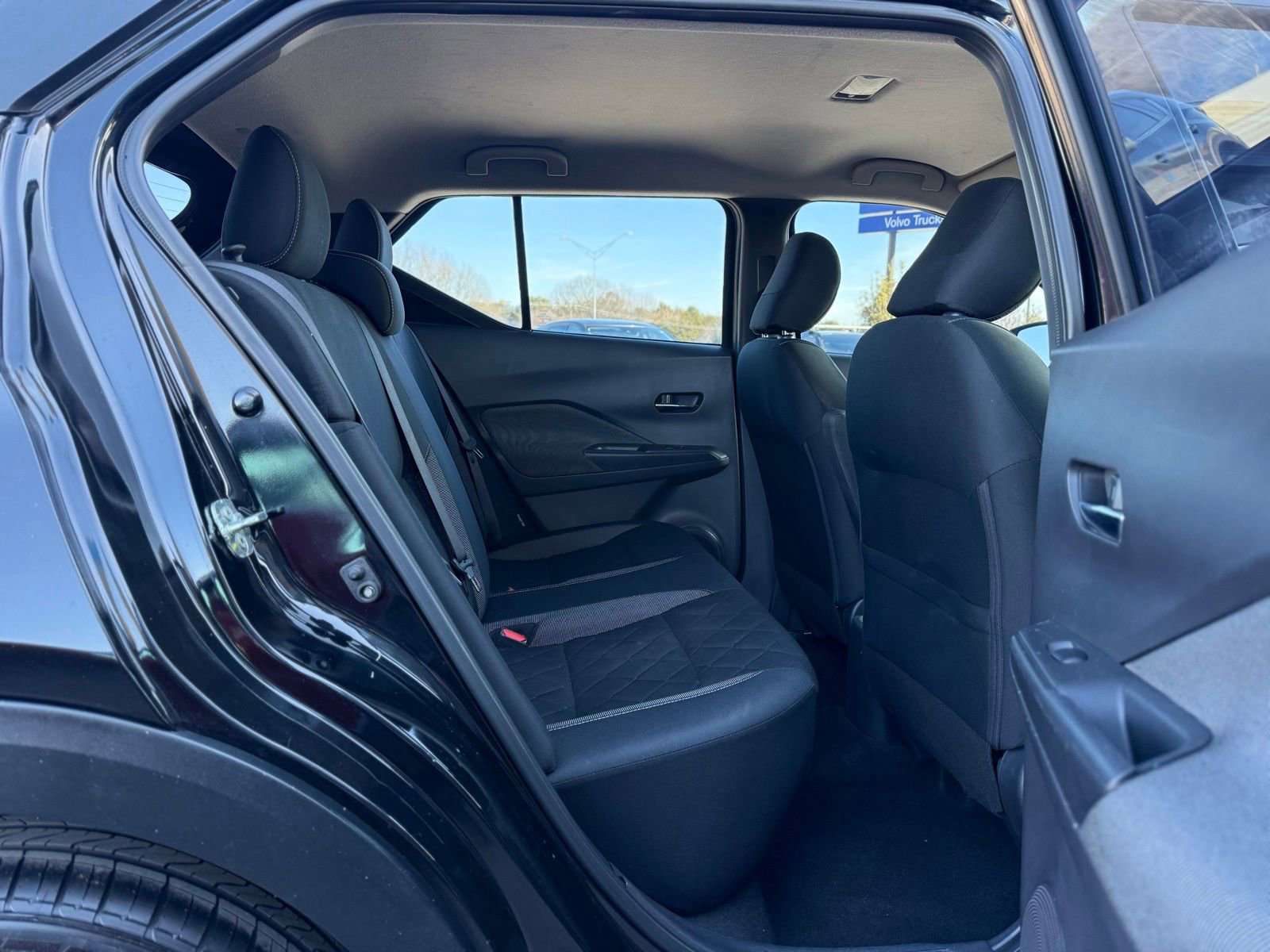 Used 2020 Nissan Kicks SV image 23