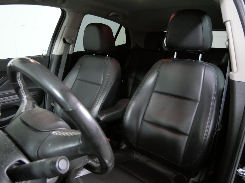 Used 2019 Buick Encore Essence FWD image 11