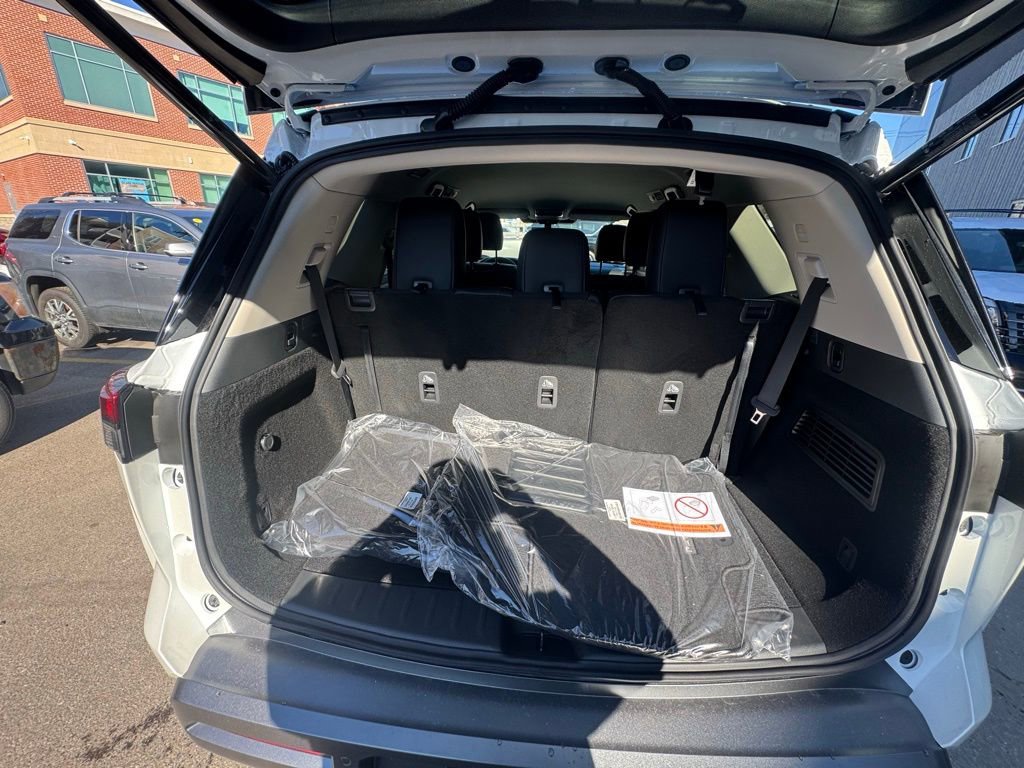 New 2026 Nissan Pathfinder SL image 18