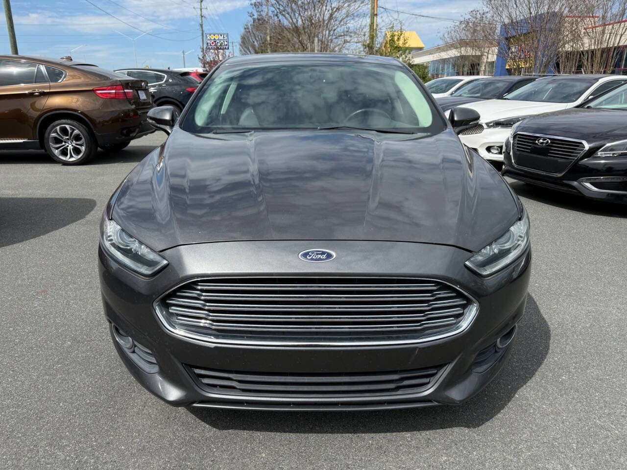 Used 2016 Ford Fusion Energi SE FWD image 2