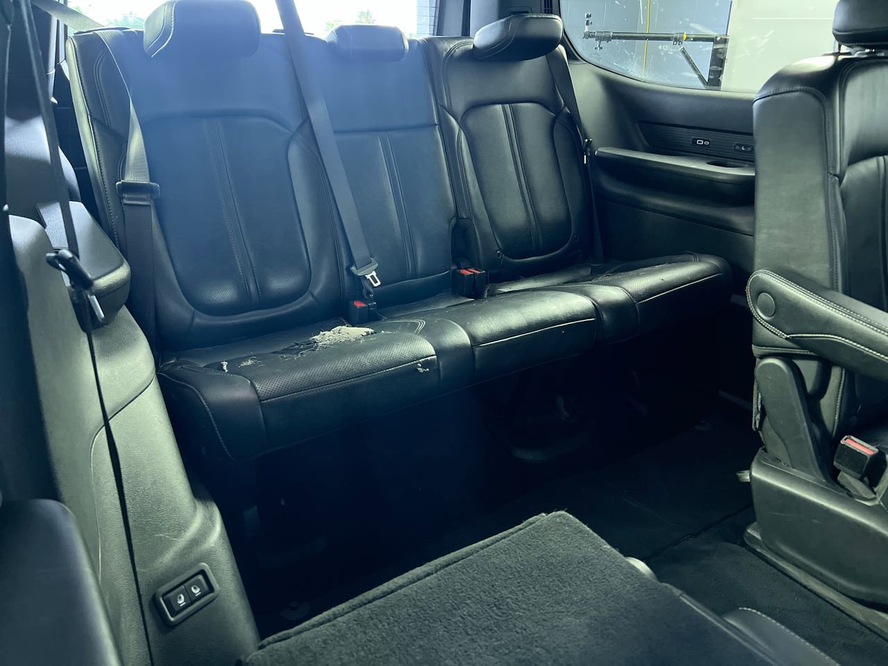 Used 2022 Jeep Wagoneer Series III w/ Premium Group I AWD/4WD image 31