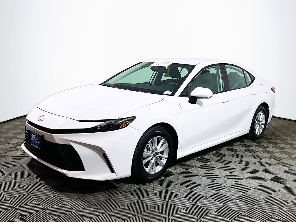 Certified 2025 Toyota Camry LE image 4