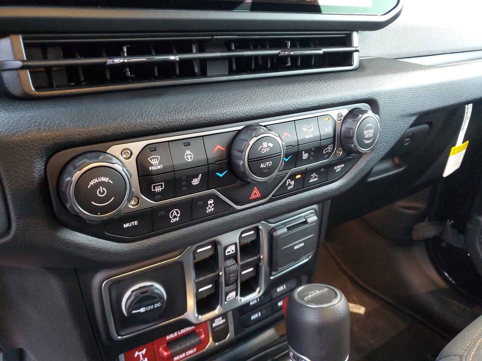 New 2025 Jeep Gladiator Willys image 9