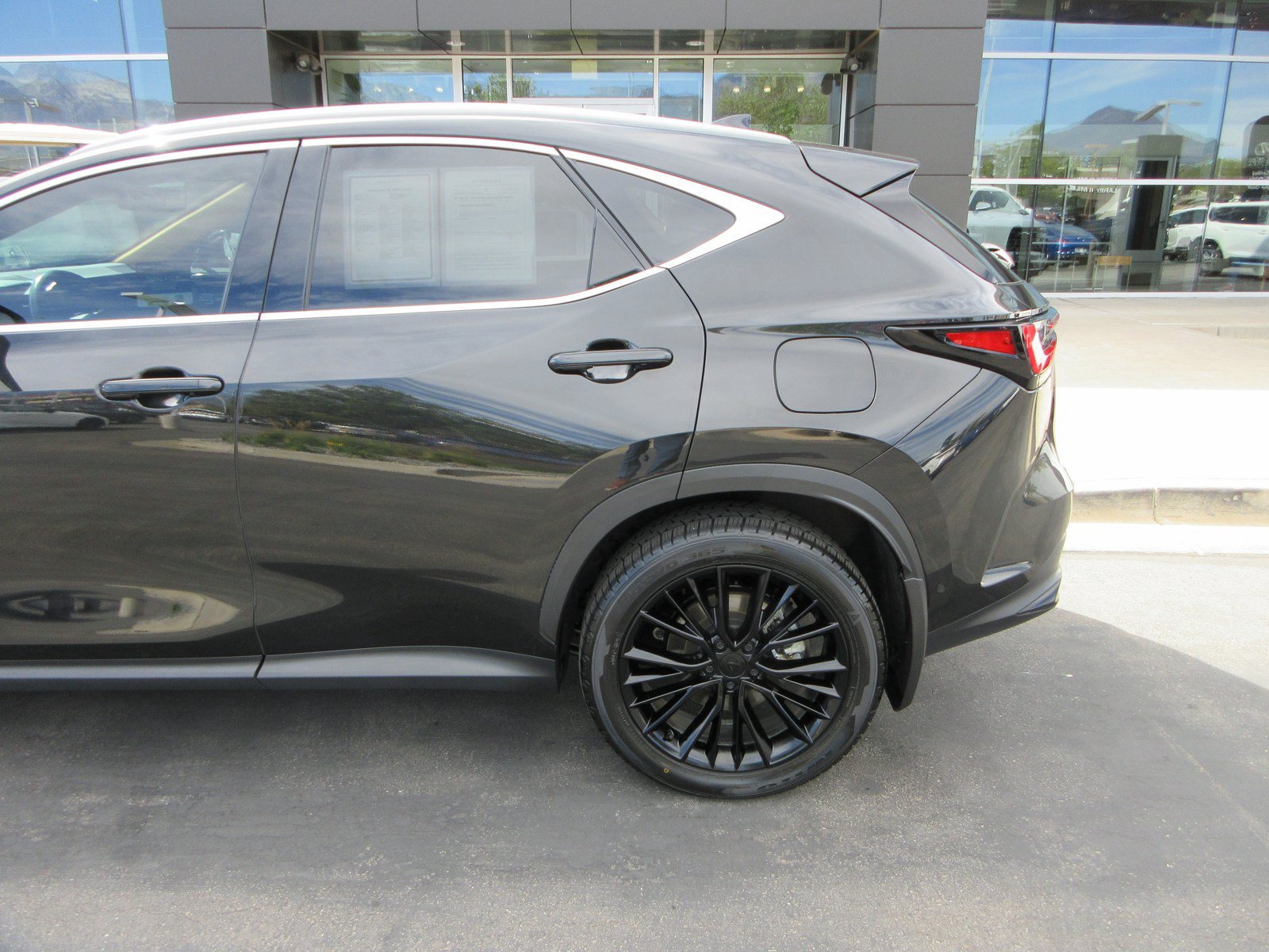 Used 2025 Lexus NX 350h AWD w/ Cold Area Package image 4