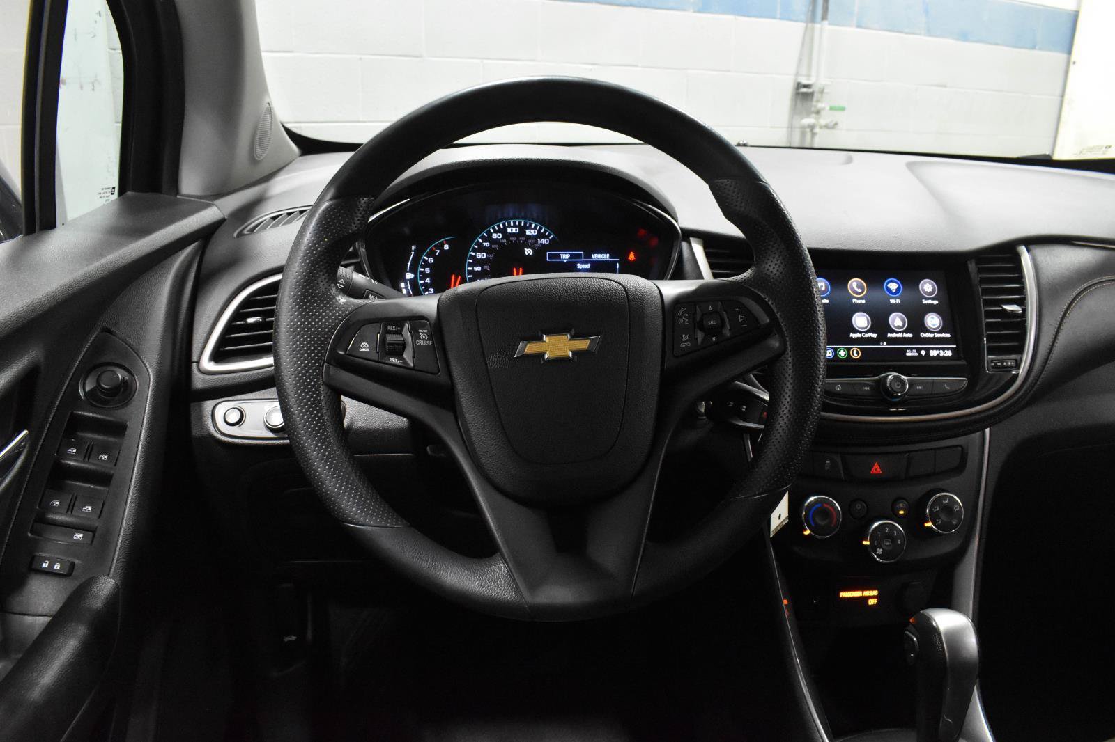 Used 2020 Chevrolet Trax LT FWD image 8