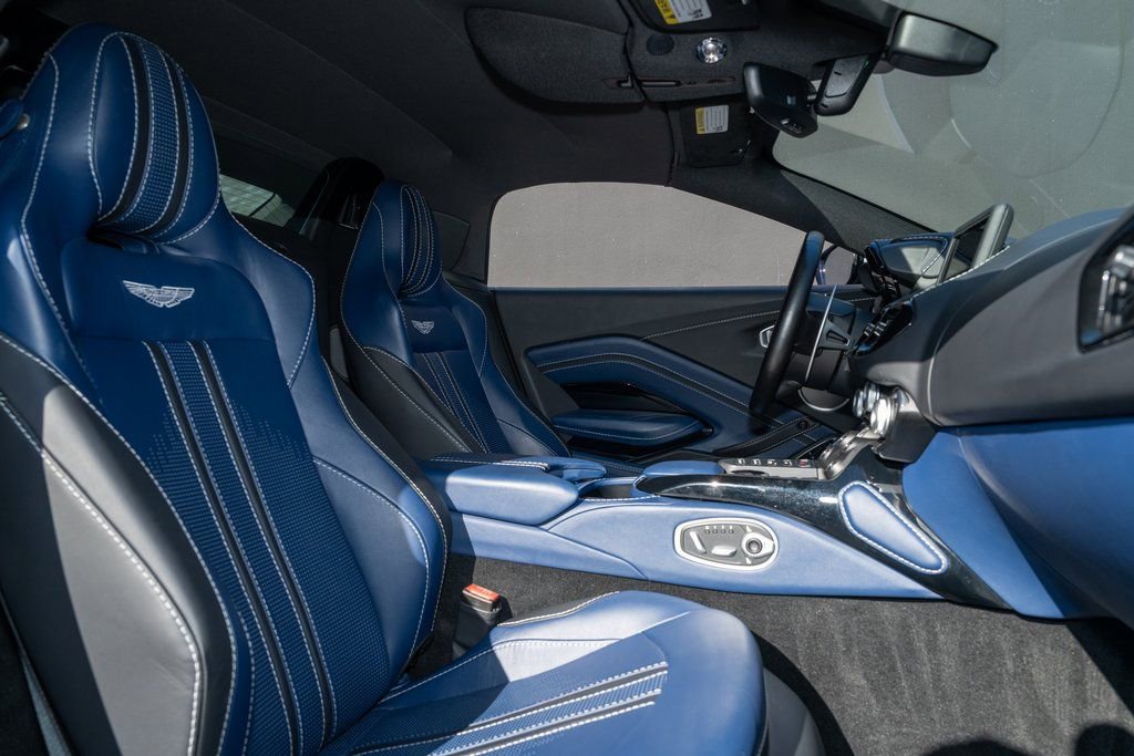 Used 2023 Aston Martin V8 Vantage Roadster RWD image 24