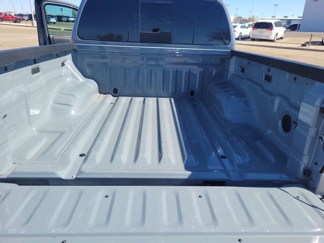 Certified 2025 Nissan Frontier PRO-4X image 12