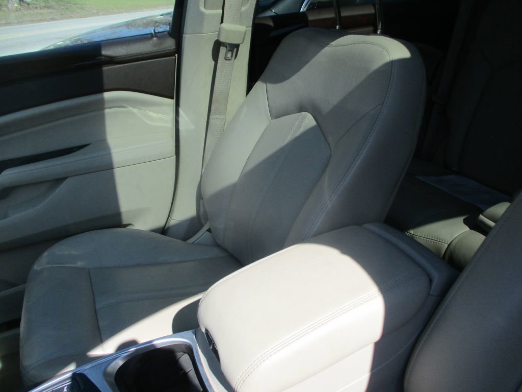 Used 2016 Cadillac SRX Luxury image 12