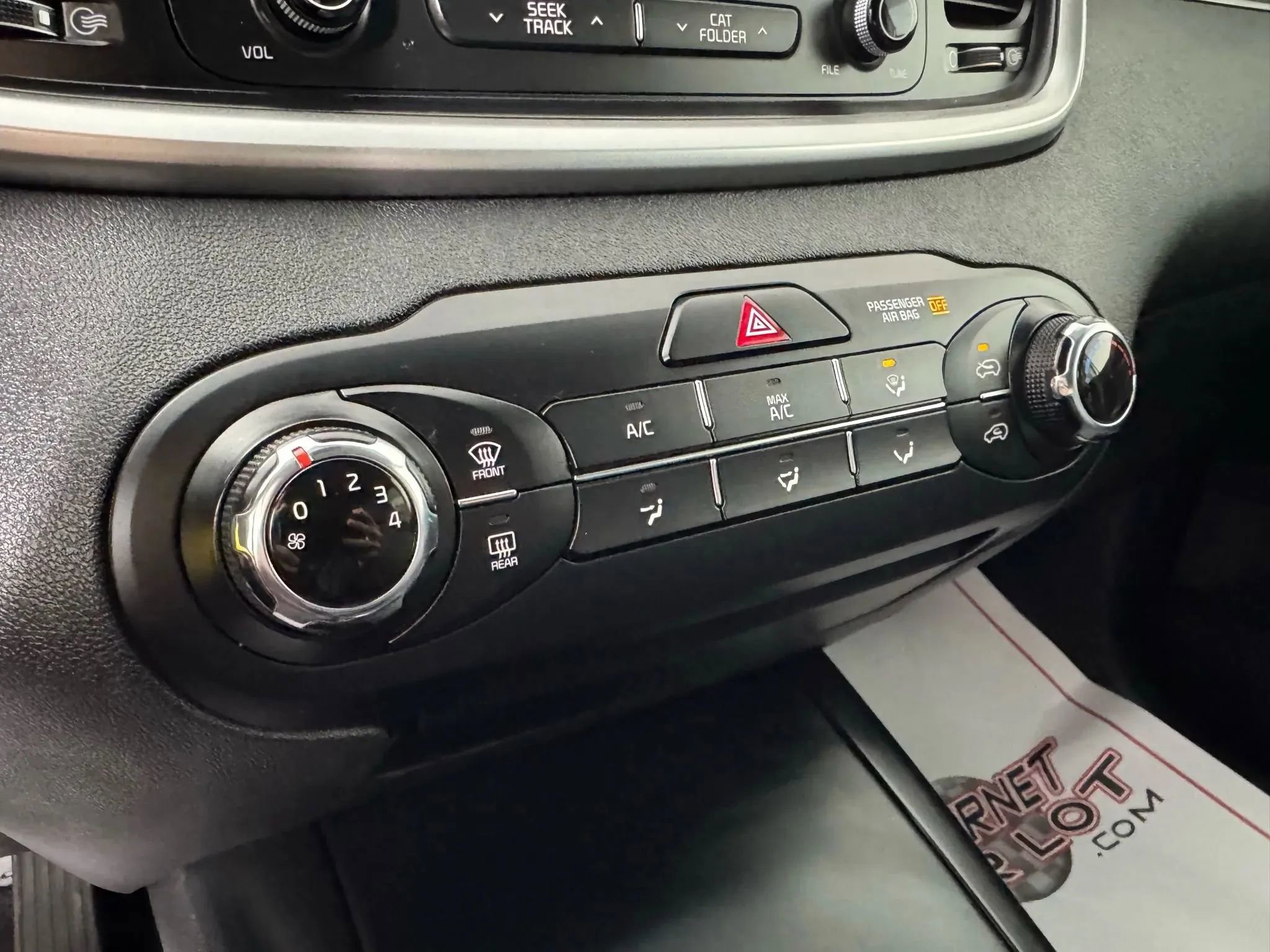 Used 2018 Kia Sorento L image 19