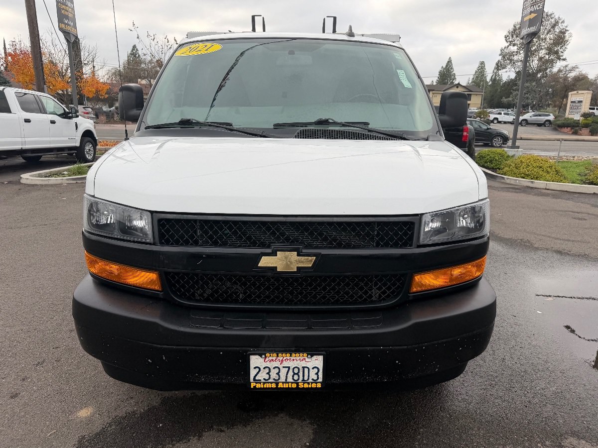 Used 2021 Chevrolet Express 2500 w/ Driver Convenience Package RWD image 3