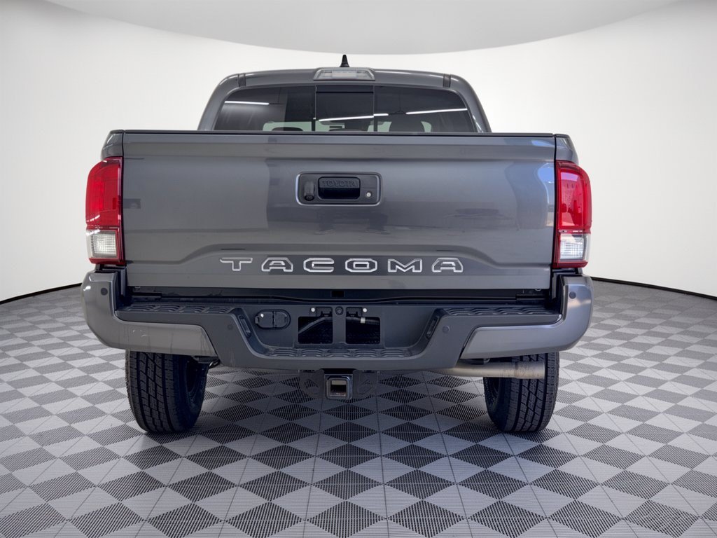 Used 2022 Toyota Tacoma SR5 RWD image 11