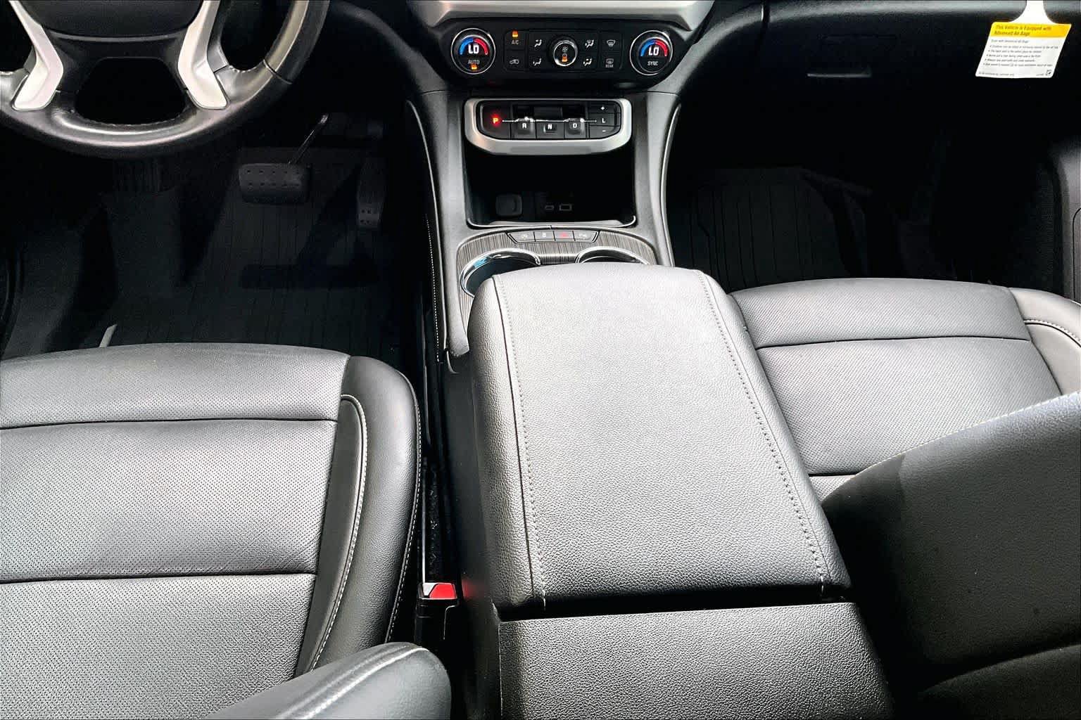 Used 2021 GMC Acadia SLT w/ LPO, Floor Liner Package FWD image 17
