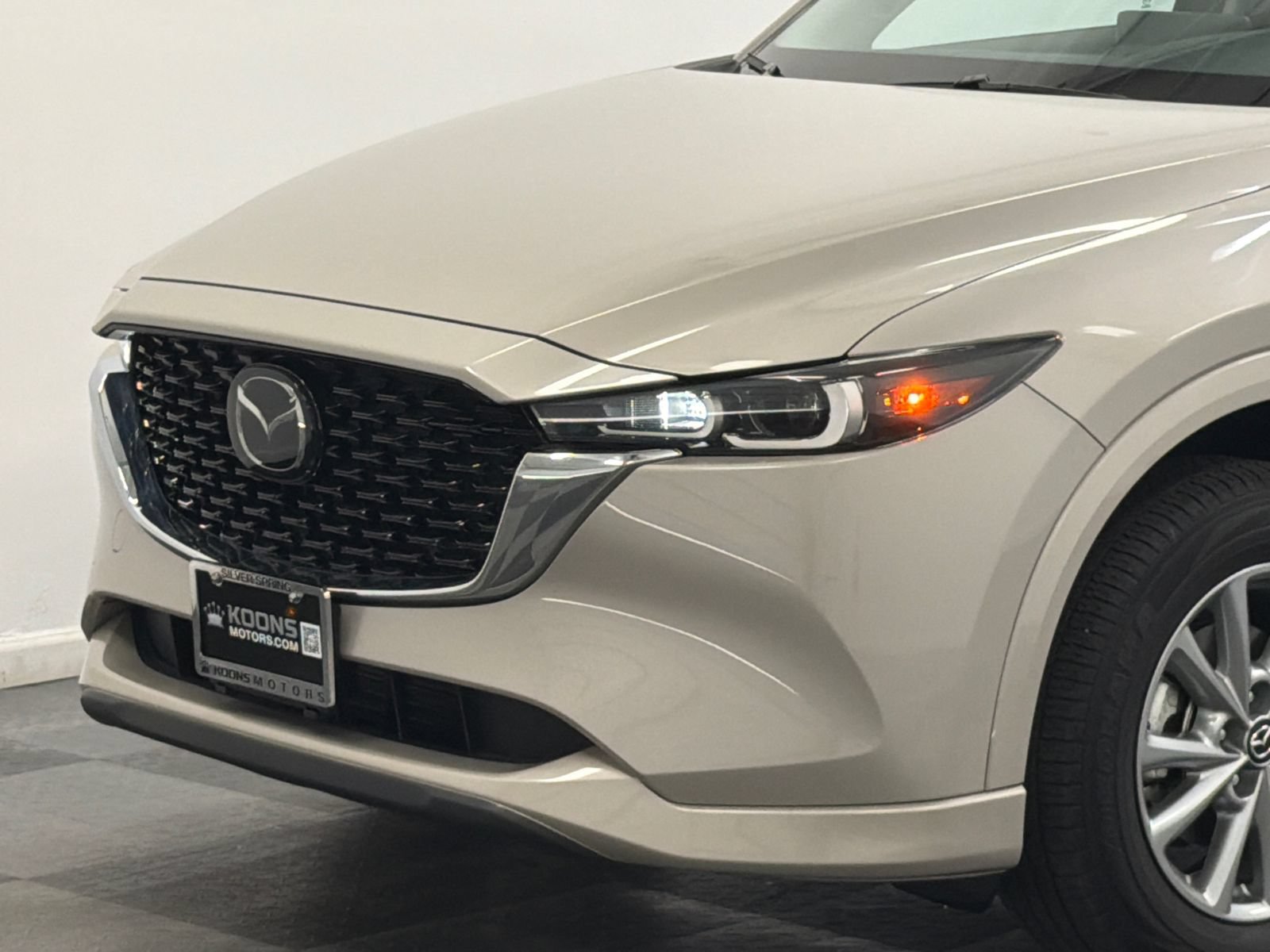 Used 2025 MAZDA CX-5 AWD 2.5 S w/ Select Package image 2