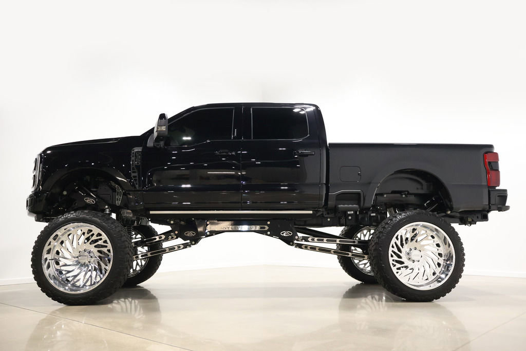 Used 2024 Ford F350 Limited w/ FX4 Off-Road Package image 5