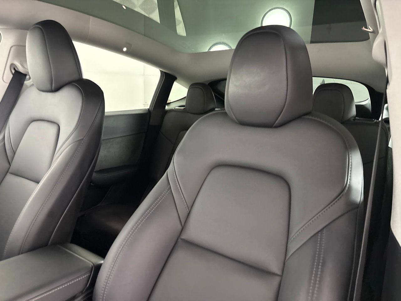 Used 2024 Tesla Model Y 2WD image 8