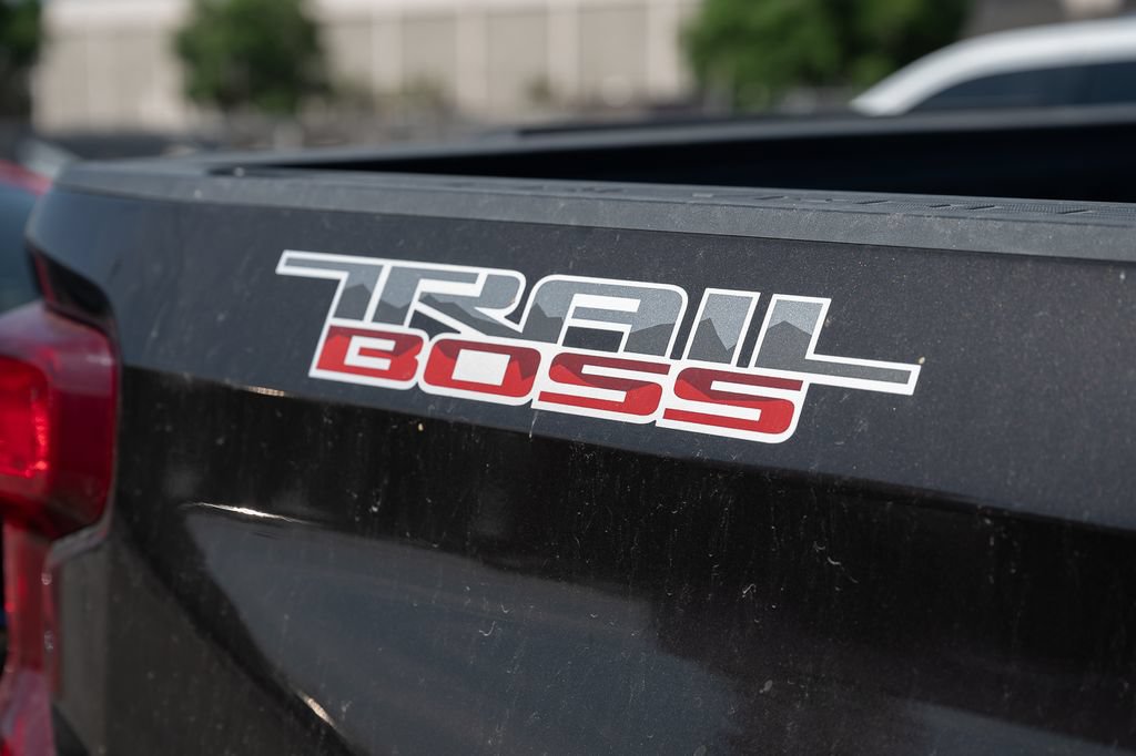 Used 2020 Chevrolet Silverado 1500 Custom Trail Boss w/ Custom Convenience Package AWD/4WD image 9