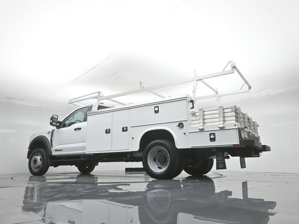 New 2026 Ford F550 2WD Regular Cab Super Duty image 3