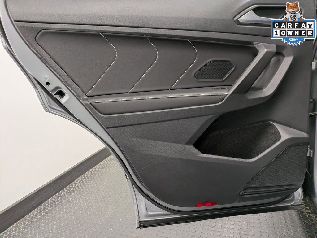 Used 2022 Volkswagen Tiguan SE R-Line image 22